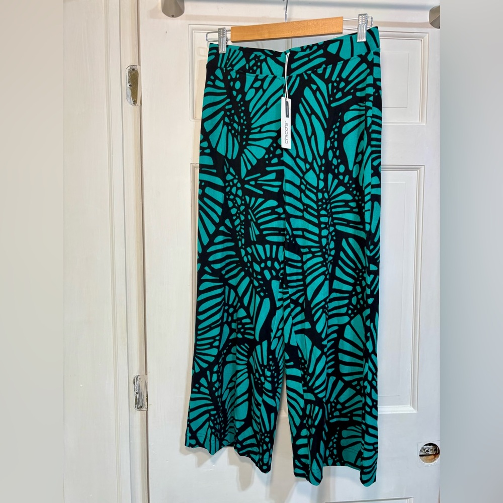 NWT Chico s Travelers Cropped Pants